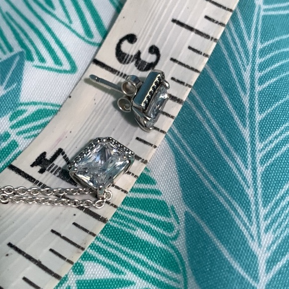 Pandora Rectangular Sparkling Halo Collier Necklace and earrings - Picture 5 of 5